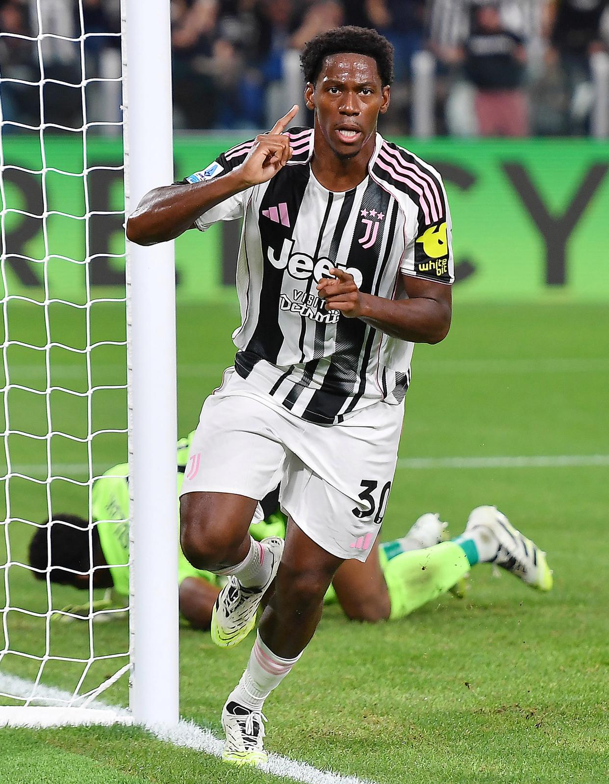 包含内马尔关键节点绝杀，尤文图斯带队取胜！的词条