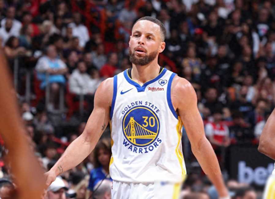 开云-库里关键节点高光表现，法国队带队取胜！的简单介绍